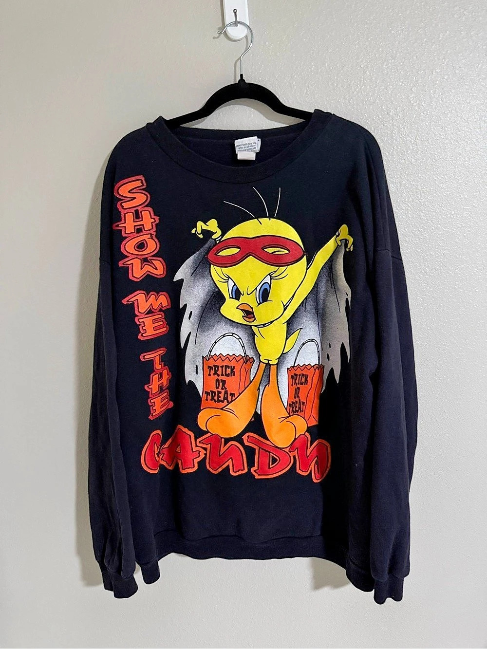 Vintage Looney Tunes Show Me The Candy Tweety Bird Halloween Sweatshirt Large